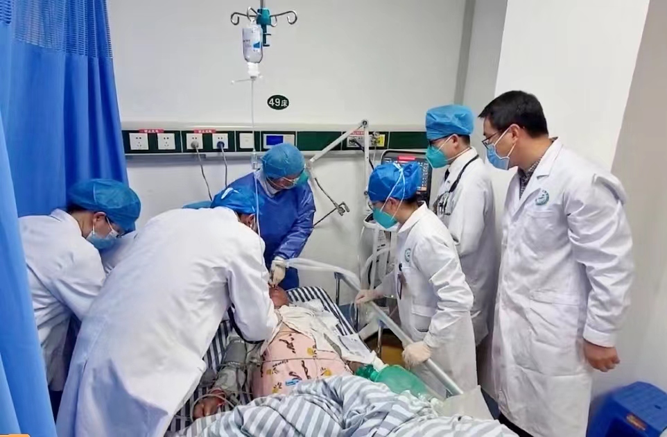 5. 广西中医药大学附属瑞康医院专家组指导现场图片.jpg